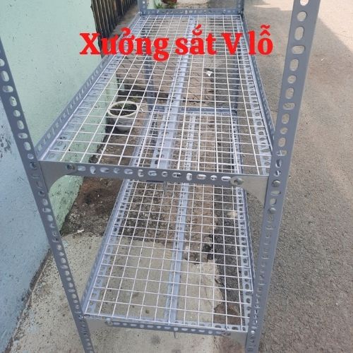 kệ sắt v lỗ dạng vỉ lưới ô vuông,kích thước(R 20cmx Dài1mxCao1,5m) 4 tầng sắt v3