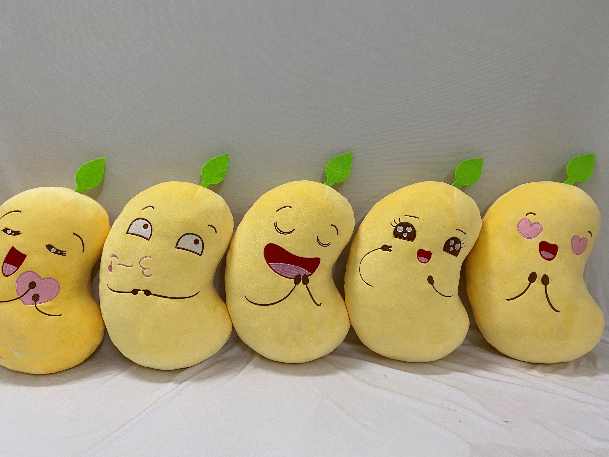Gấu bông - gối tựa lưng hạt đậu dễ thương