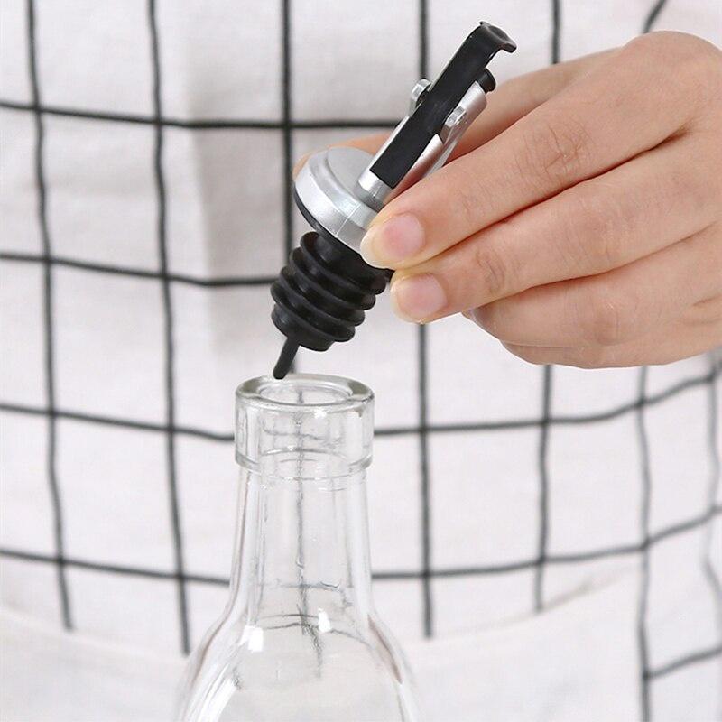 1PC Stainless Steel Oil Bottle Spout Pourer/Mouth With Stopper Flask Dry Red Wine Pot Bottle Cork Plug Olive Pourer Dispenser