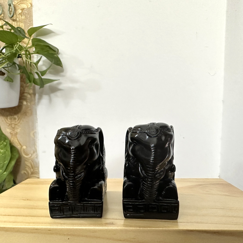 Cặp 2 tượng voi đá phong thủy trang trí dáng vòi voi hướng xuống ý nghĩa cầu Thọ - Cao 6cm - Nâu đen