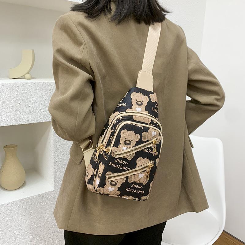 Women's chest bag 2021 New Fashion Bear Bear straddles chest bag ins texture Cartoon Shopping shoulder bag