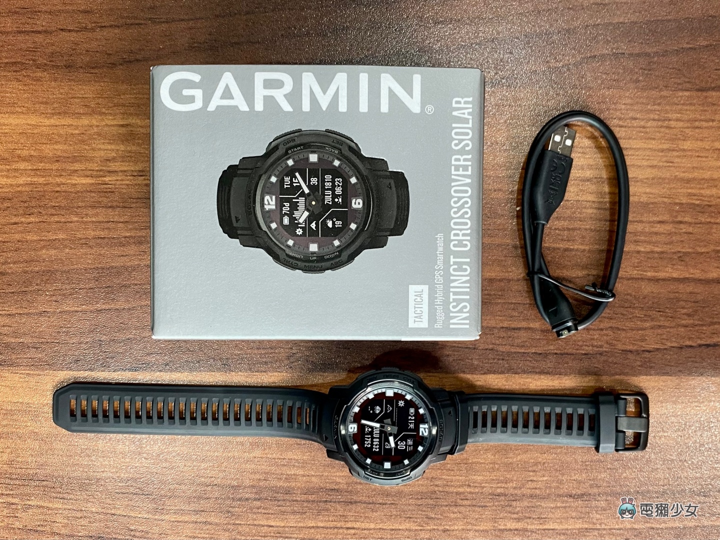 Đồng hồ thông minh Garmin Instinct Crossover Solar - Tactical Edition_Mới, hàng chính hãng