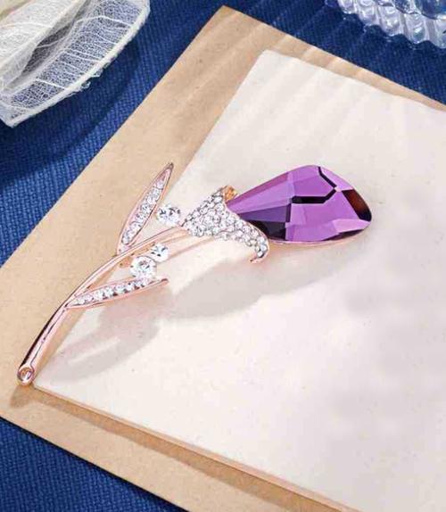 Cài áo thời trang hình hoa huệ tây đính đá cao cấp