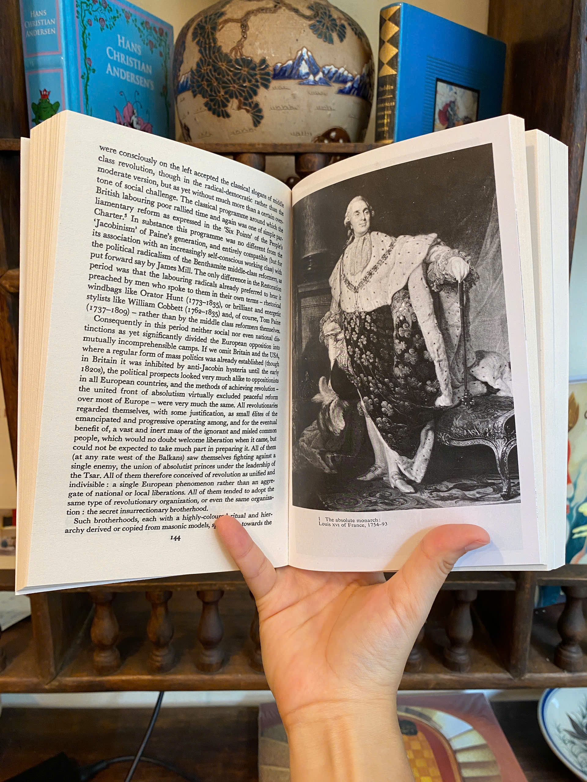 Sách - The Age Of Revolution 1789-1848 by Eric Hobsbawm | History Nonfiction / Ngoại văn Nhập khẩu