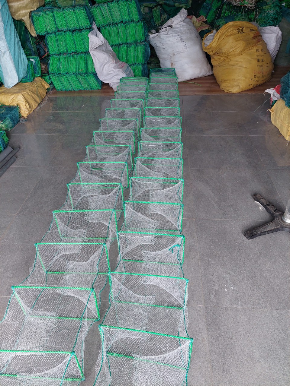 Lưới lồng bát quái 29 khung dài 9m khung làm bằng thép cứng ,mắt lưới 1,3cm