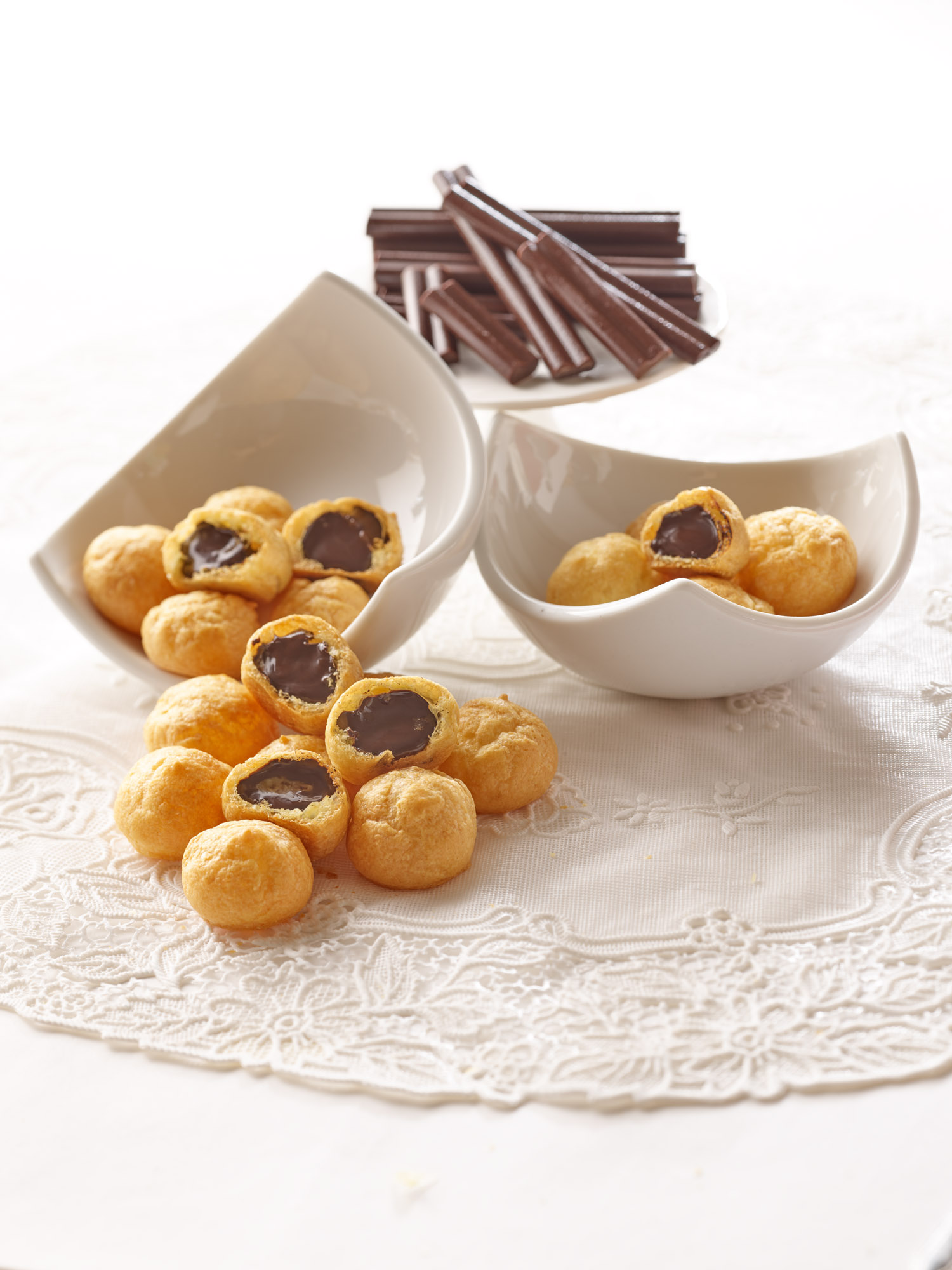 BÁNH SOES KEM CHOCOLATE NHẬP KHẨU