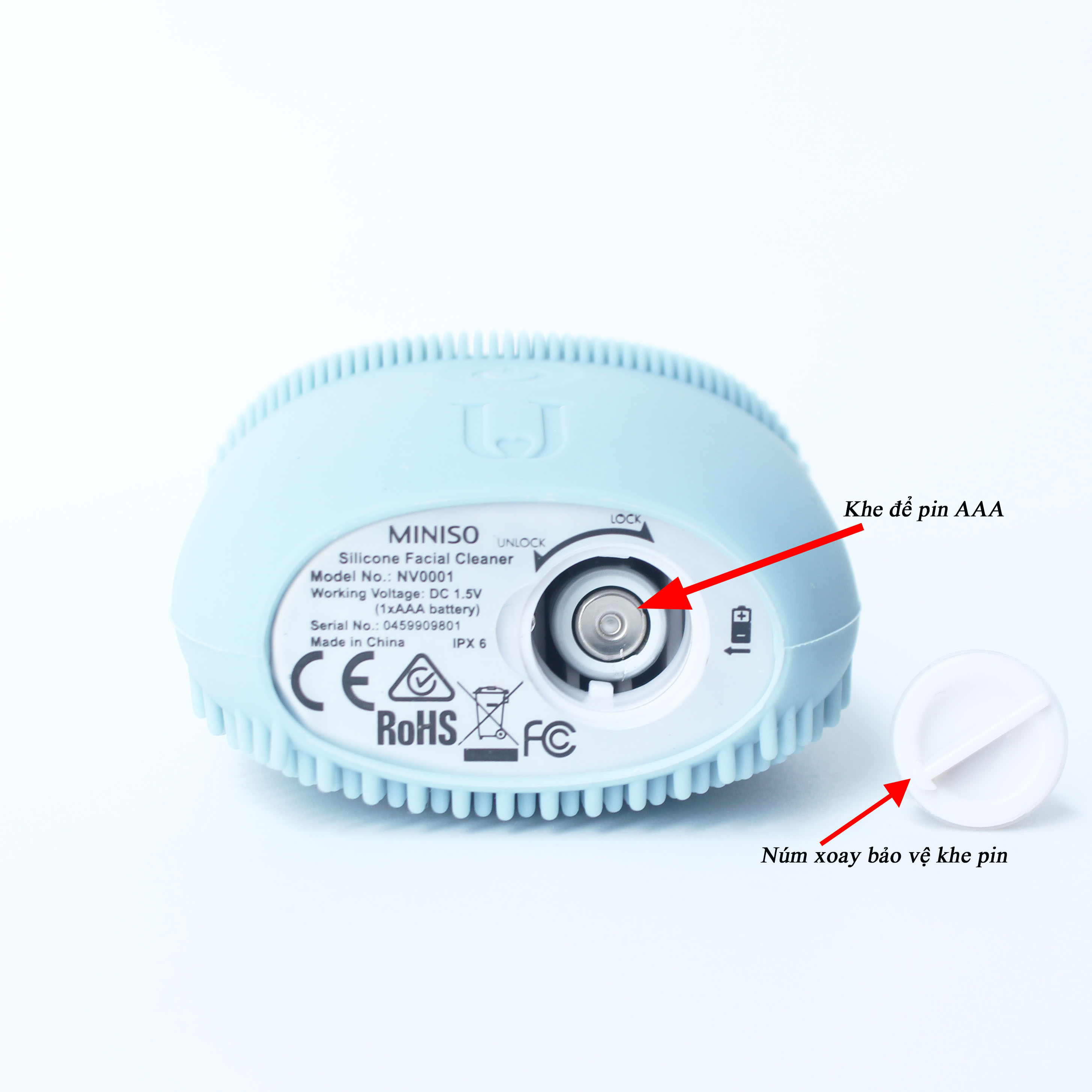 Máy rửa mặt silicone chạy pin MINISO SILICONE FACIAL CLEANER kết hợp làm sạch sâu và mát xa thư giãn nhờ xung động âm (xanh ngọc nhạt) chính hãng - MNS058