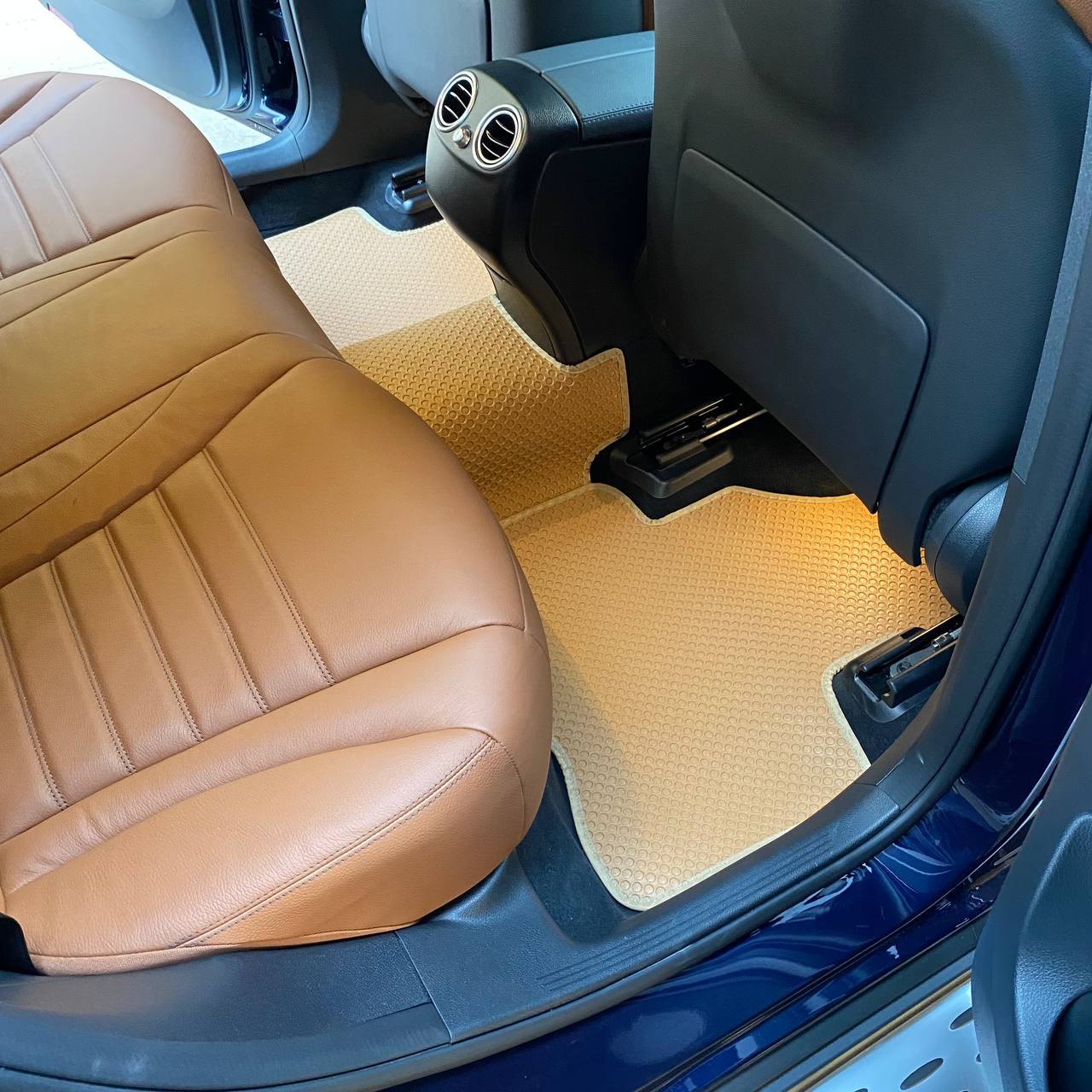 Thảm lót sàn ô tô Uban cho xe Mercedes Benz GLC - Nhập khẩu Thái lan