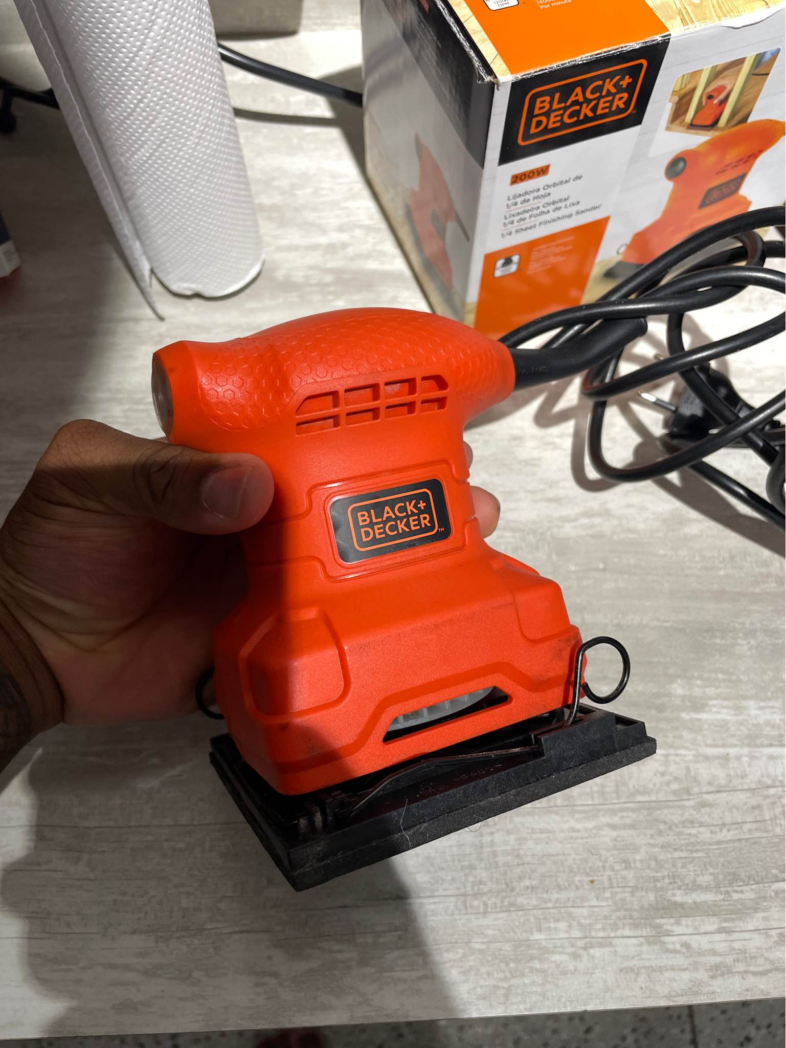 Máy chà nhám vuông 200w BLACK &amp; DECKER BS200-B1- Hàng chính hãng