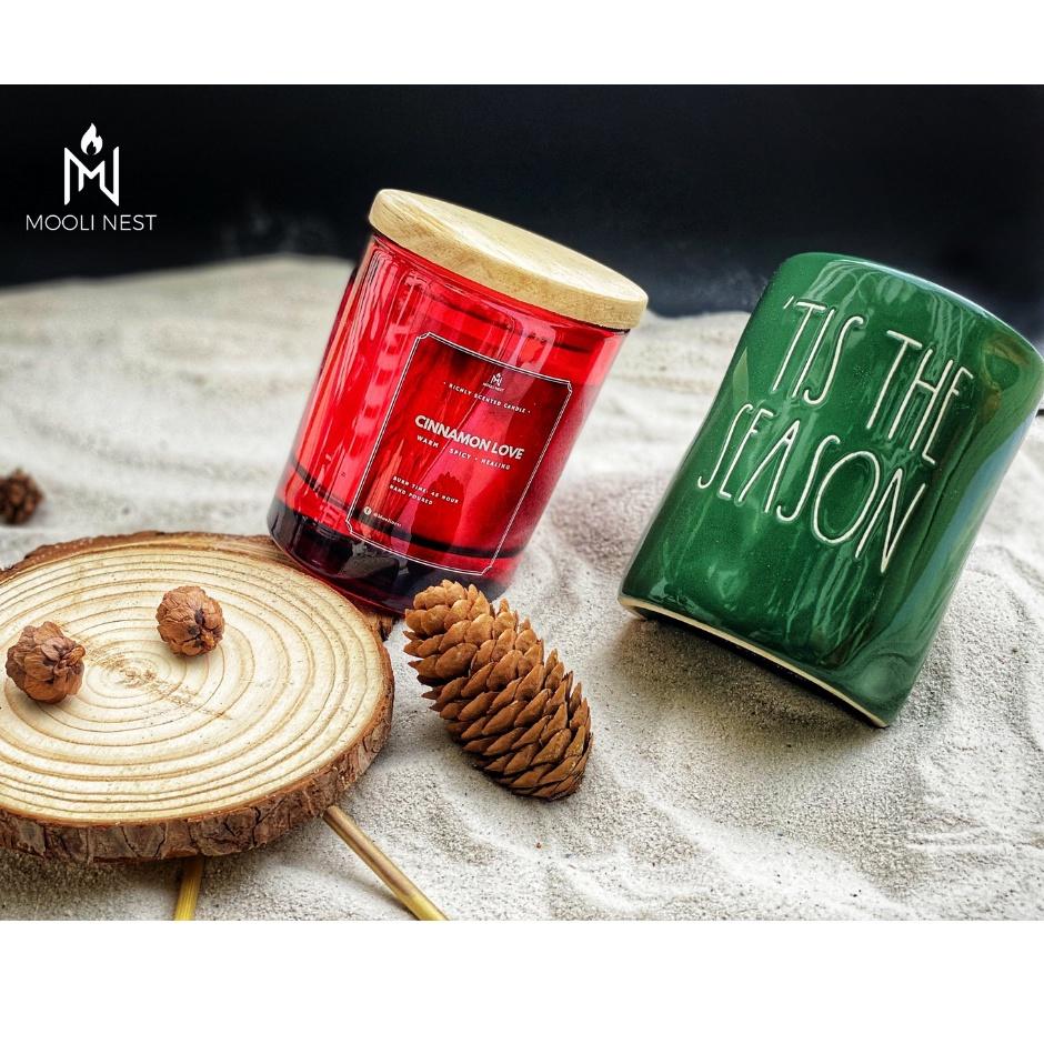 Combo nến thơm thư giãn, trang trí phòng MOOLI NEST Cinnamond Love x Tis The Season - Kẹo Quế cay và Bánh Táo thơm lừng