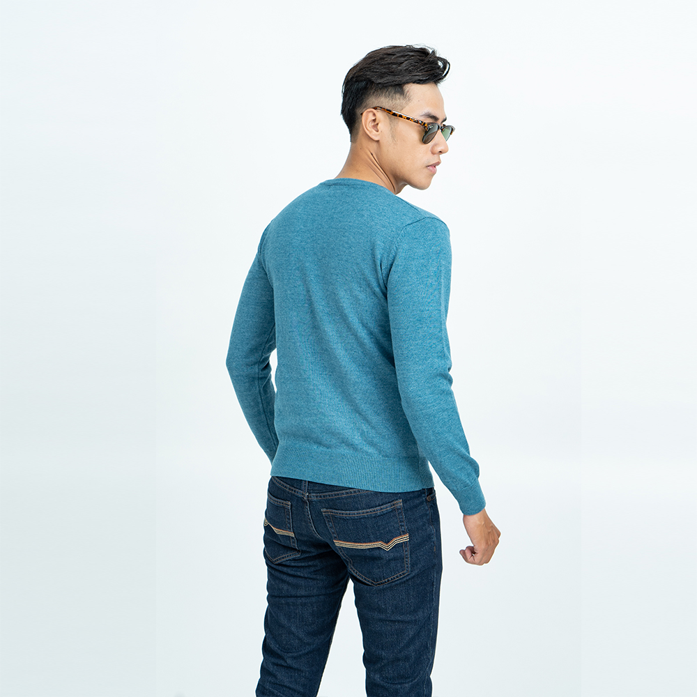 Áo len nam dài tay cổ tim màu xanh đá NOVELTY 180562I