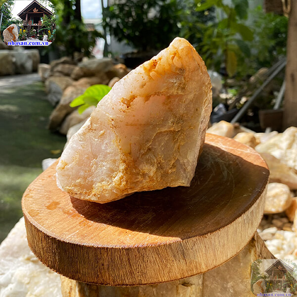 Đá thạch anh hồng thô tự nhiên tuyệt đẹp - 1.9kg