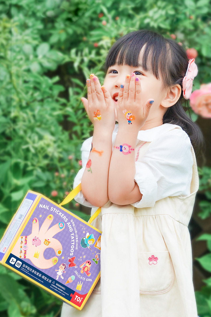 Đồ chơi Dán Móng Tay và Hình Xăm Nail Stickers and Tatoos Chính hãng TOI - Dành cho bé từ 3 tuổi+