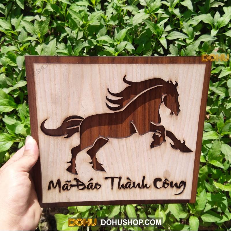 Tranh Gỗ Treo Tường Handmade DOHU010: Mã Đáo Thành Công - Thiết Kế Đơn Giản, Độc Lạ, Sang Trọng