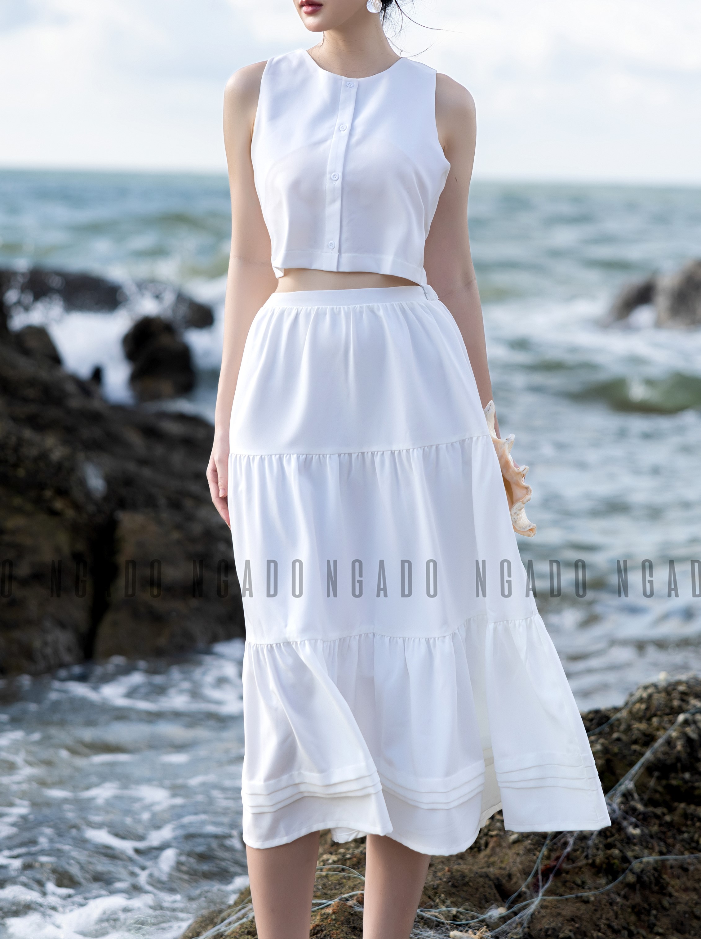 Set áo váy croptop trắng NGADO
