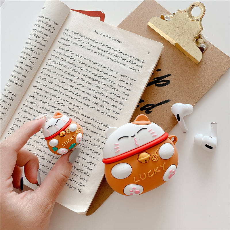 Bao case silicon chống sốc cho tai nghe Apple Airpods Pro kiểu dáng Mèo thần tài phiên bản Lucky đem lại may mắn cho người sử dụng (chống vân tay, chống bám bẩn, vật liệu cao cấp) - Hàng nhập khẩu