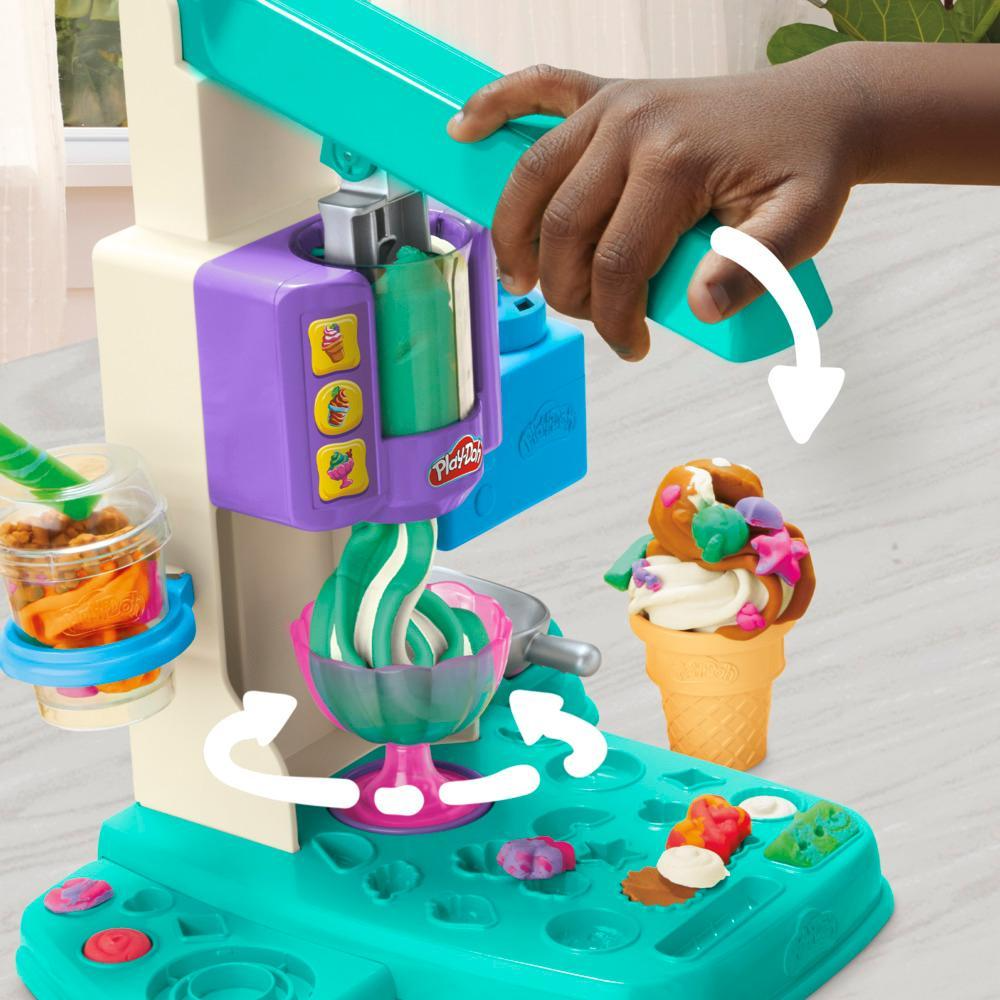 Đồ Chơi Bột Nặn Nhà Máy Kem Cầu Vòng Playdoh G0028