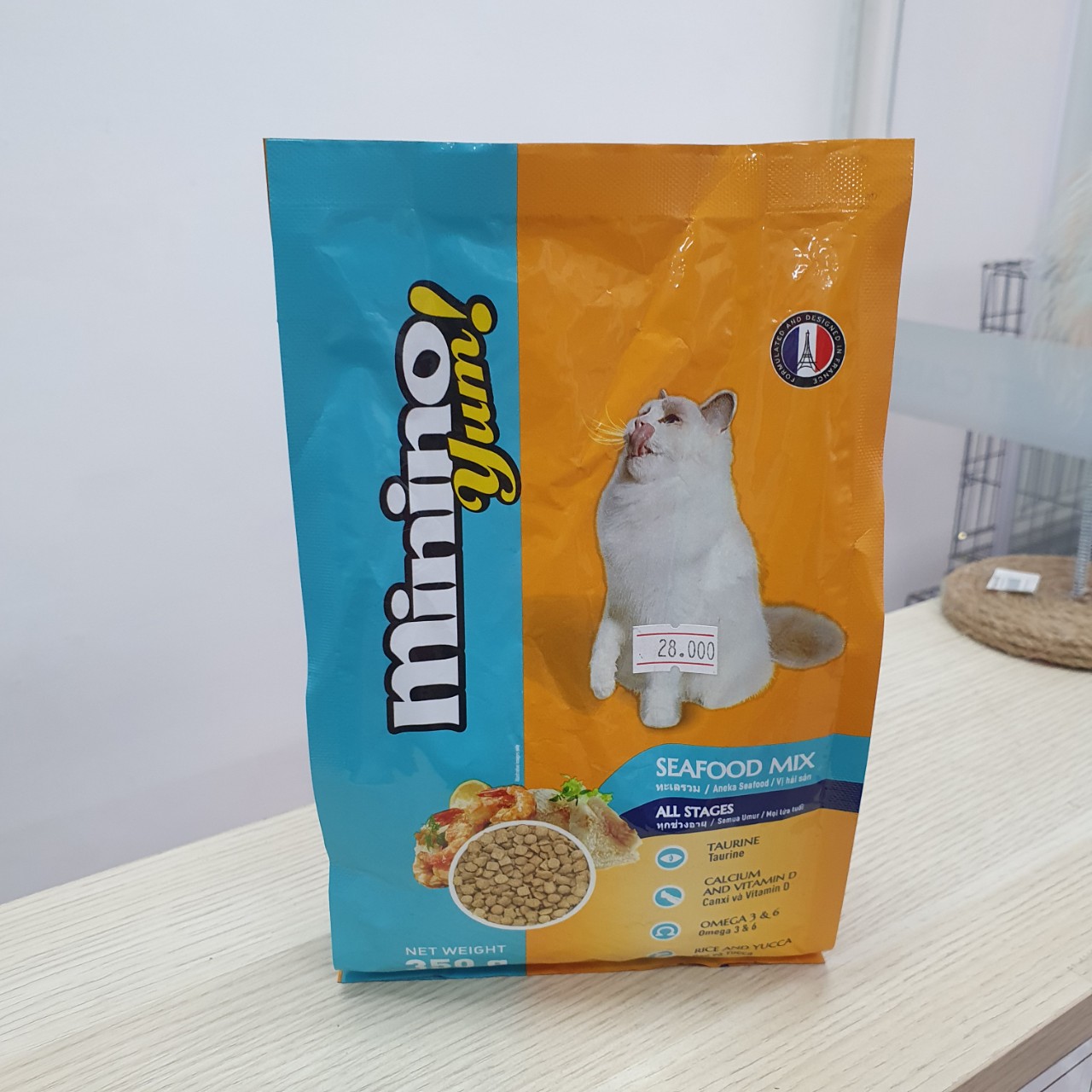 Thức ăn mèo Minino Yum cho mọi lứa tuổi vị hải sản gói 400g