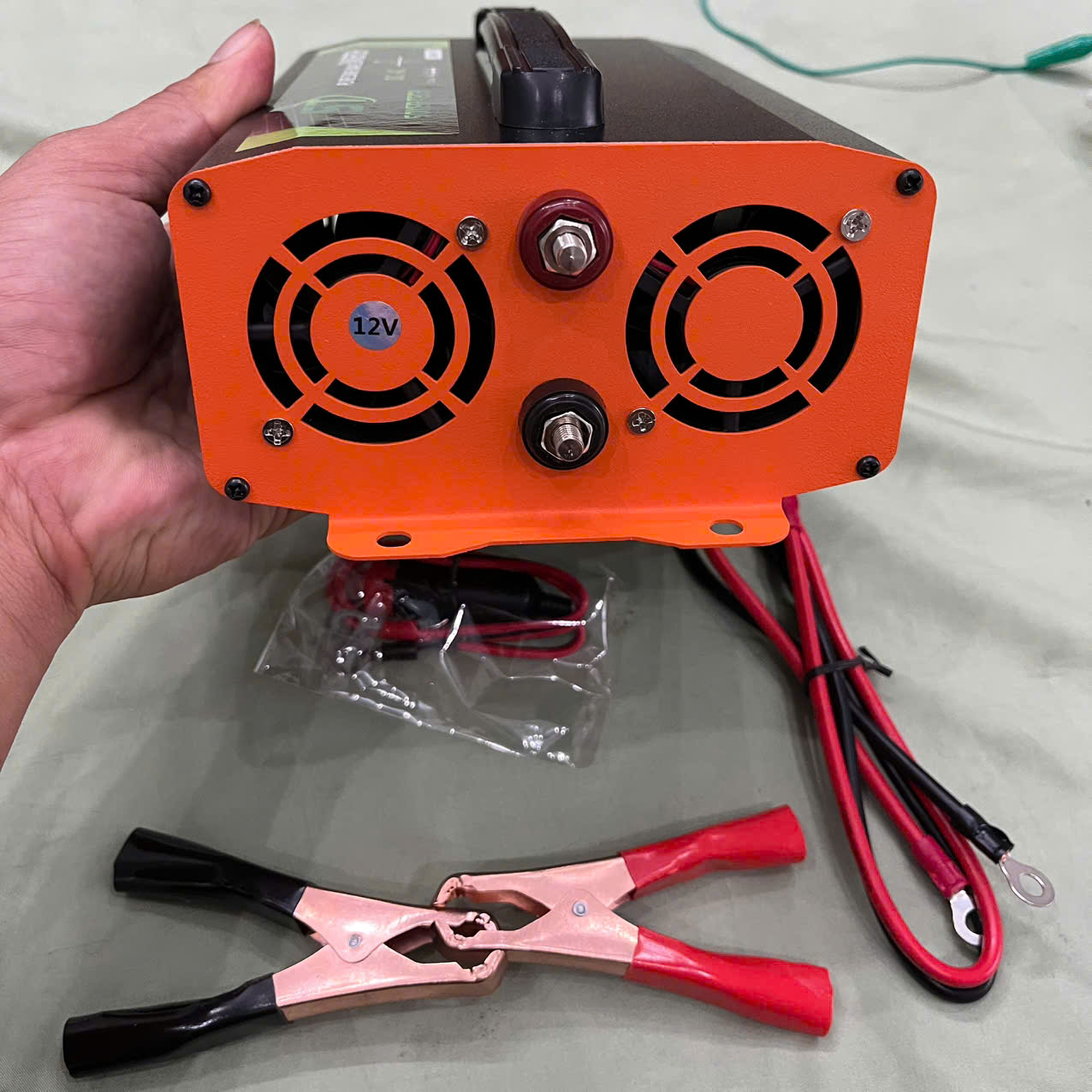 Bộ Kích Điện 12V Lên 220V 2000W Hàng Nhật - Sóng Sin Chuẩn, Màn LED Hiển Thị Vôn, Dòng Tải, Nhiệt Độ