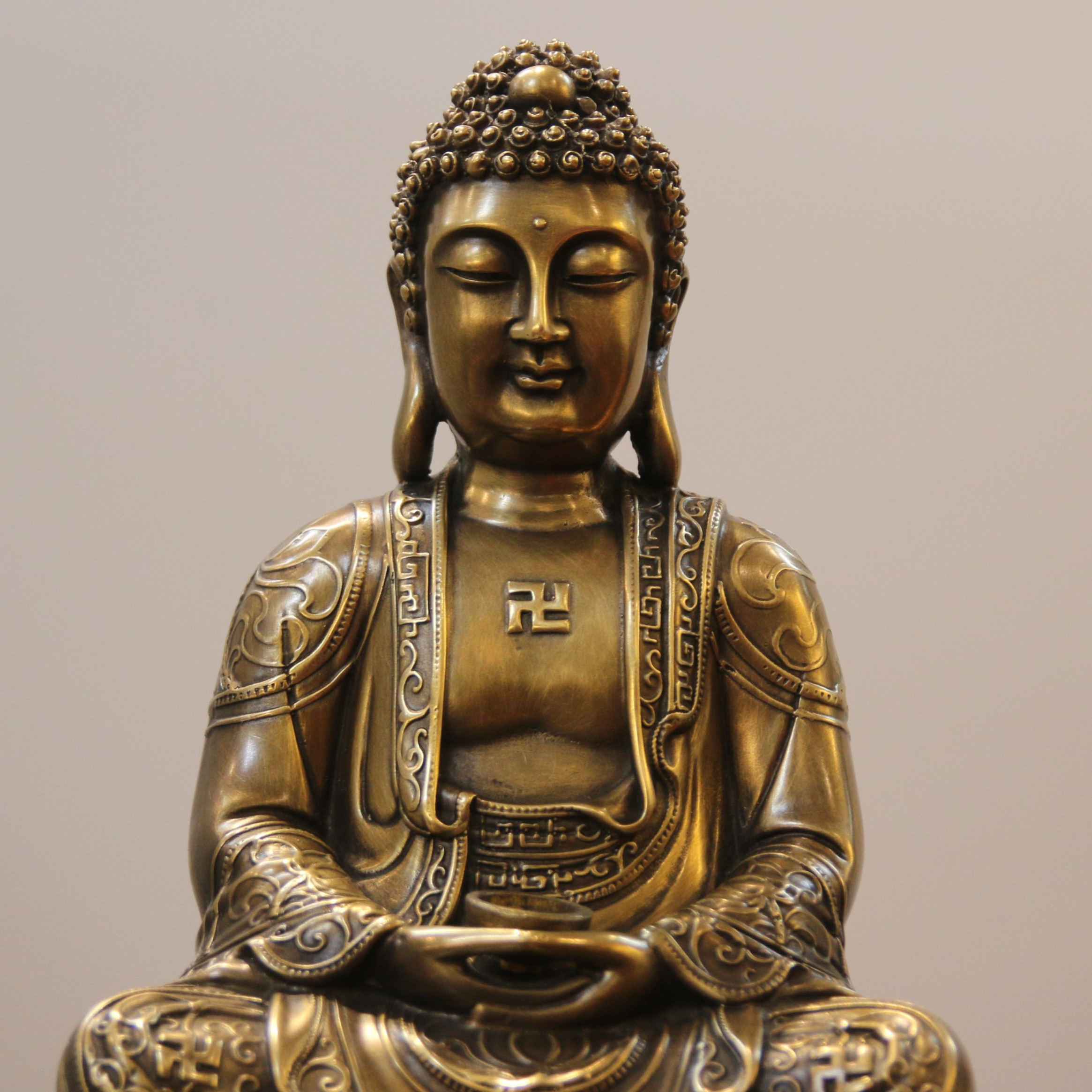 Tượng Phật A Di Đà Mặc Áo Gấm Bằng Đồng Lê Gia