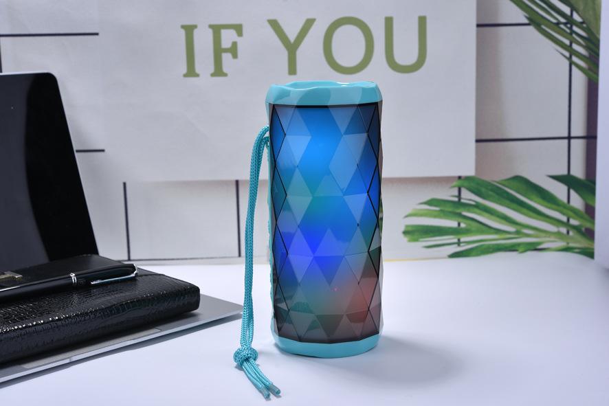 ZK40 Dropshipping TG167 Đèn Ngủ Mới Loa Mạnh Mẽ Di Động Loa Bass Màu Thoáng Mát Không Dây Chống Nước Giảm Tiếng Ồn Màu sắc: Xanh Lá