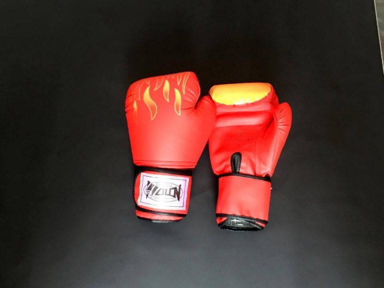 Găng tay boxing đấm bốc rồng lửa thế hệ 5.0 tặng băng đa boxing cuốn tay 3m, êm hơn, ưu việt hơn, bền bỉ hơn