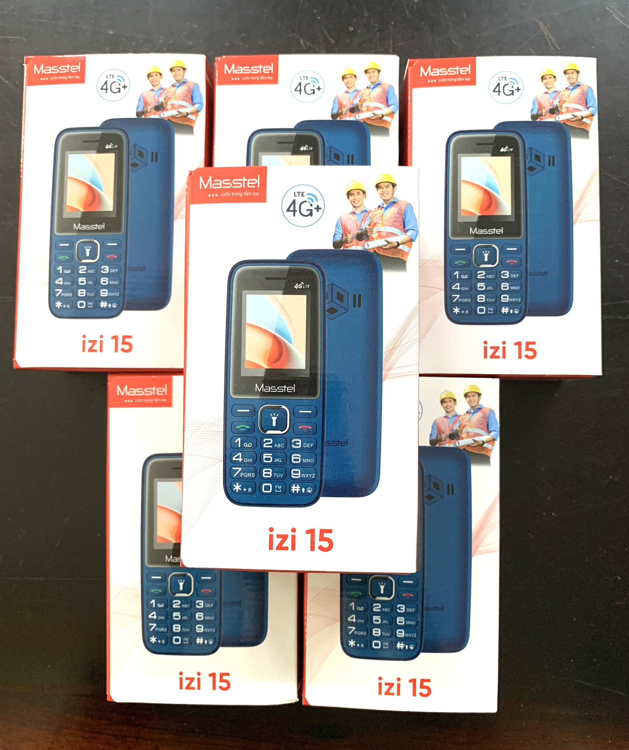 Điện thoại Masstel izi 15 4G,2 sim 2 sóng, hỗ trợ thẻ nhớ-Hàng chính hãng