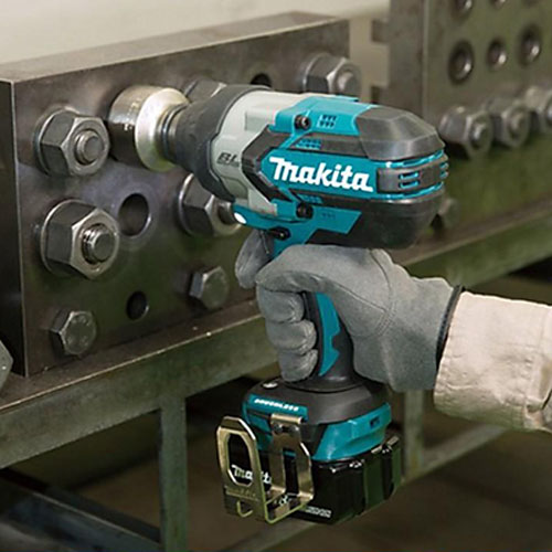 Máy siết bu lông Makita DTW1002RTJ (18V-5.0AH)