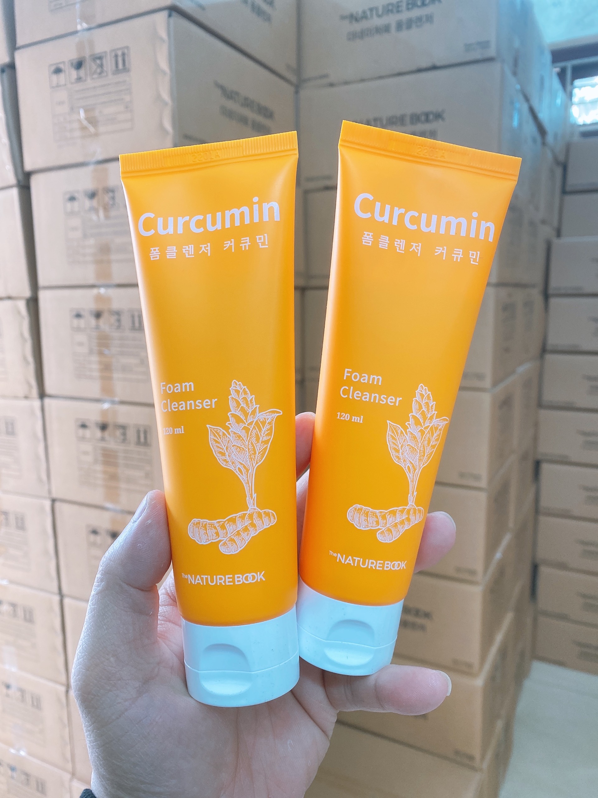 Sữa rửa mặt tinh bột nghệ Foam Cleanser Curcumin The Nature Book - 120g