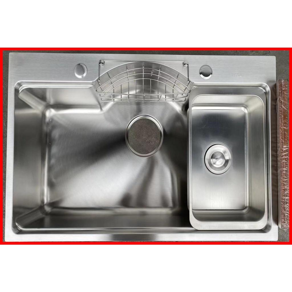 Chậu rửa 1 hố chất liệu inox 304 cao cấp kèm giá để nút rửa bát, chậu nhỏ bên trong mã GC.7848 GERARI