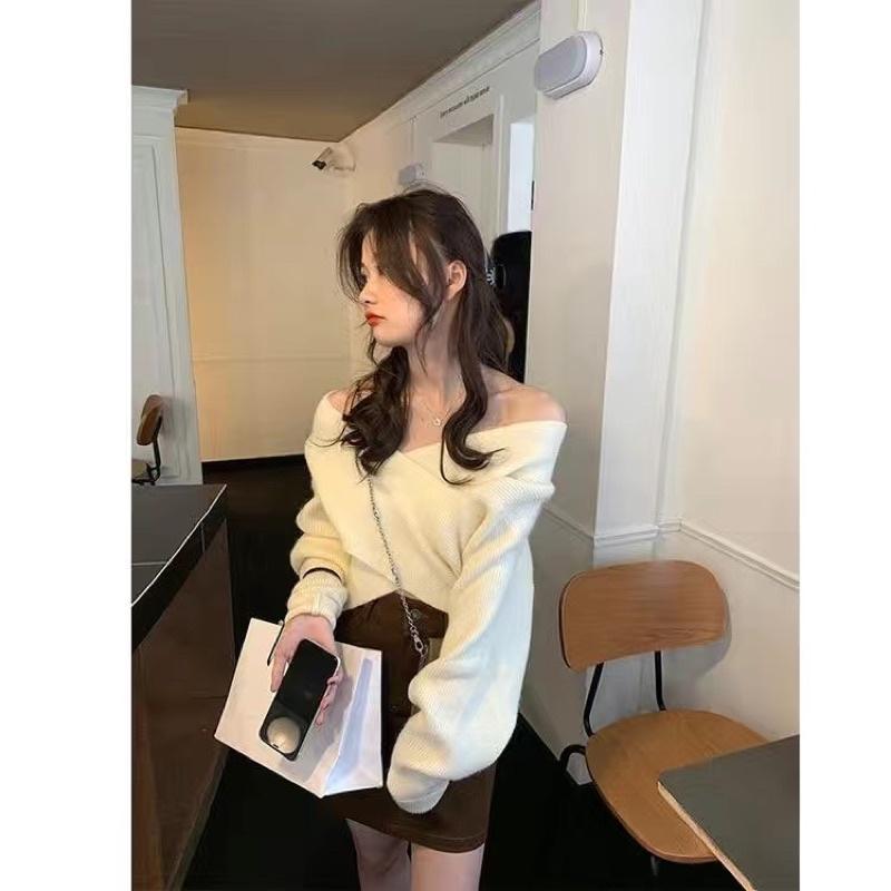Áo len nữ dài tay cổ V vạt chéo Sang chảnh chất len co giãn mềm đẹp dày dặn Thời trang Hàn. MET SHOP