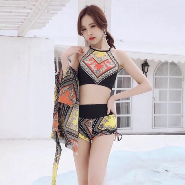 Bộ bikini áo yếm kèm khăn