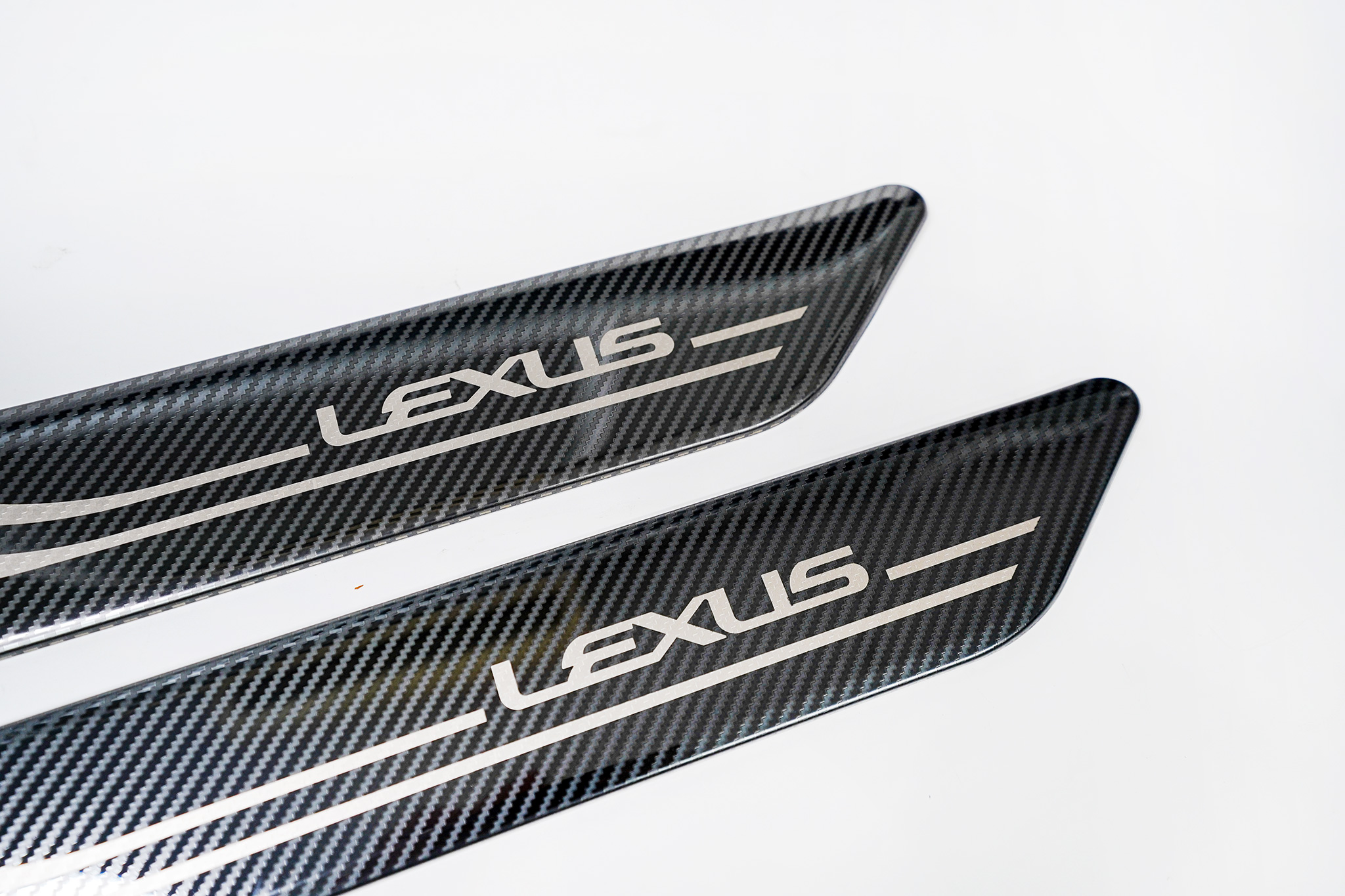 Nẹp Bước Chân Phần Sơn Cao Cấp Dành Cho Xe Lexus RX350 2023+ Chất Liệu CARBON