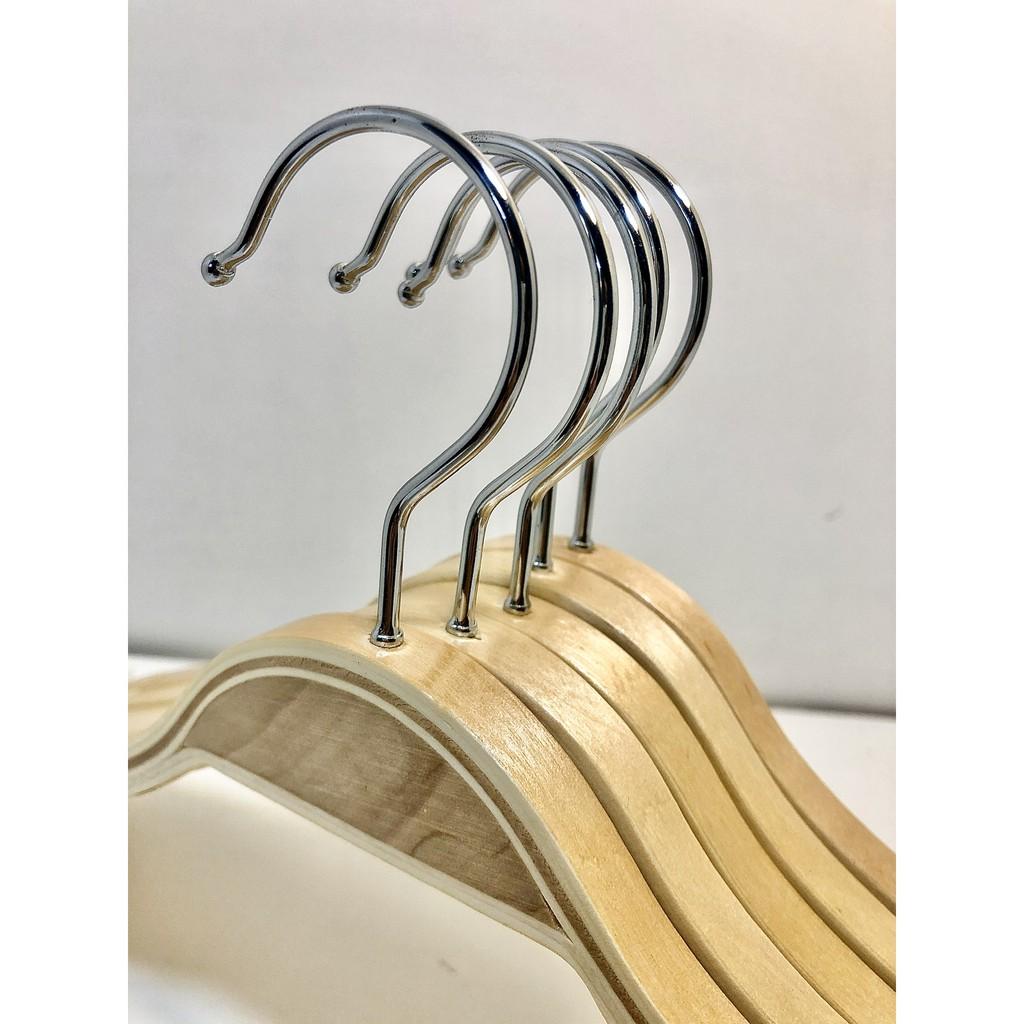 Móc quần áo, móc vai tre trẻ em bằng gỗ size32cm đầu móc xoay 360 độ, có đệm cao su ở vai chống tuột,vết hằn quần áo