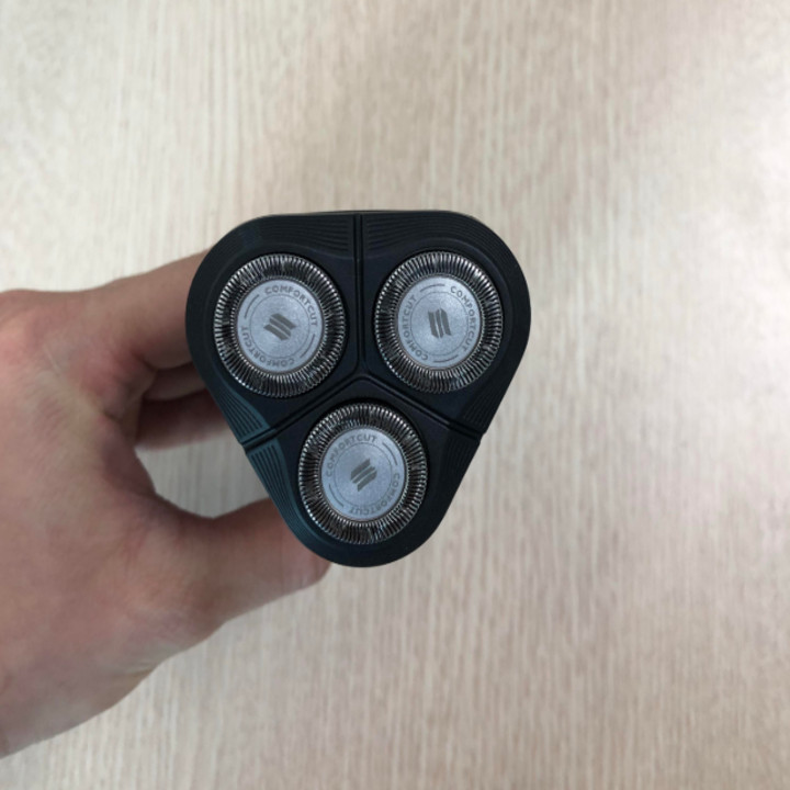 Máy cạo râu Philips S1060 cao cấp tích hợp đầu cạo linh hoạt theo 3 hướng