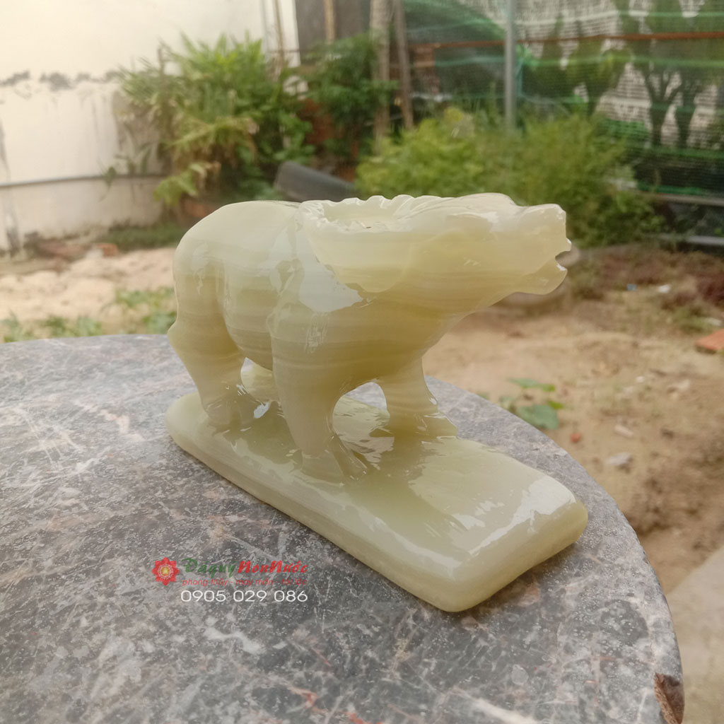 Tượng đá trâu 12 con giáp phong thủy đá ngọc Pakistan 12cm đá Non Nước