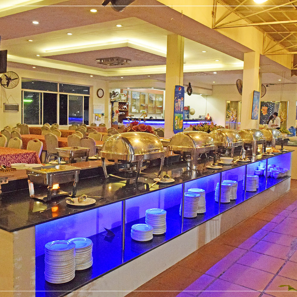 Voucher Buffet Buổi Tối tại Nhà Hàng Hải Sản Dìn Ký Hồng Hà - Hơn 50 món Lẩu Nướng Bò Mỹ - Hải Sản phục vụ thực khách.