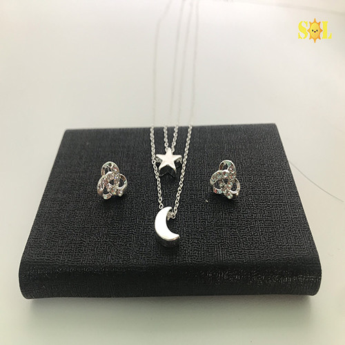 Dây chuyền 2 lớp mặt trăng ngôi sao bạc + bông tai lá cây độc đáo. cá tính