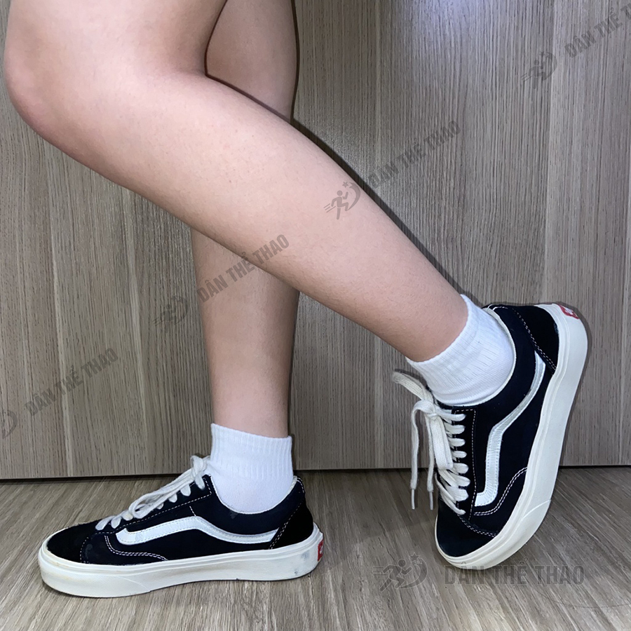 Tất vớ nam nữ màu trơn chất liệu vải Cotton co giãn bốn chiều phong cách hiện đại