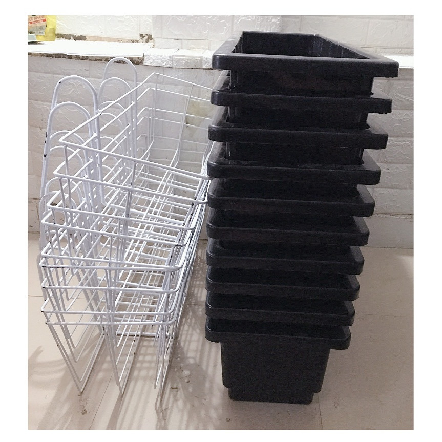 Combo 10 Giỏ Sắt Treo Chậu Hoa Ban Công Hình Chữ Nhật KT 64x21x18Cm - Màu Trắng + 10 Chậu/ Khay/ Máng Nhựa Trồng Rau, Trồng Hoa, Cây Cảnh Kích Thước 67X24X19Cm - Màu Đen