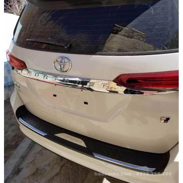 Nẹp chống xước cốp sau Dành Cho Toyota Fortuner 2017 - 2021