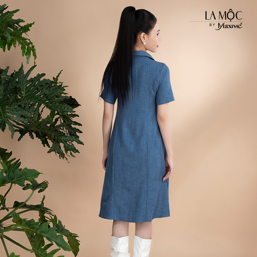 Đầm xô lụa xanh jeans thêu hoa, cổ sơmi La Mộc - LM022423N