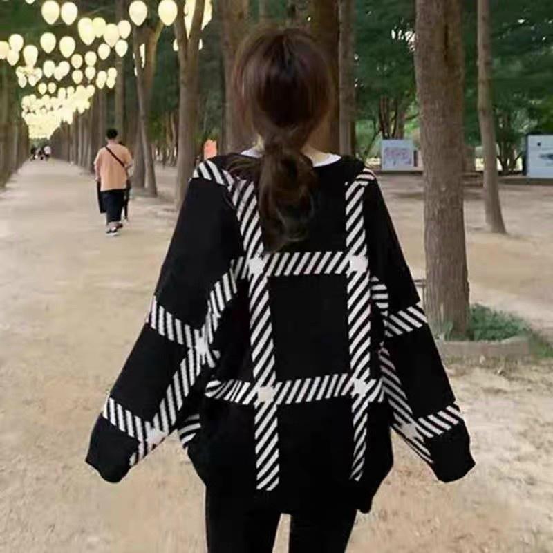 Áo len cardigan kẻ