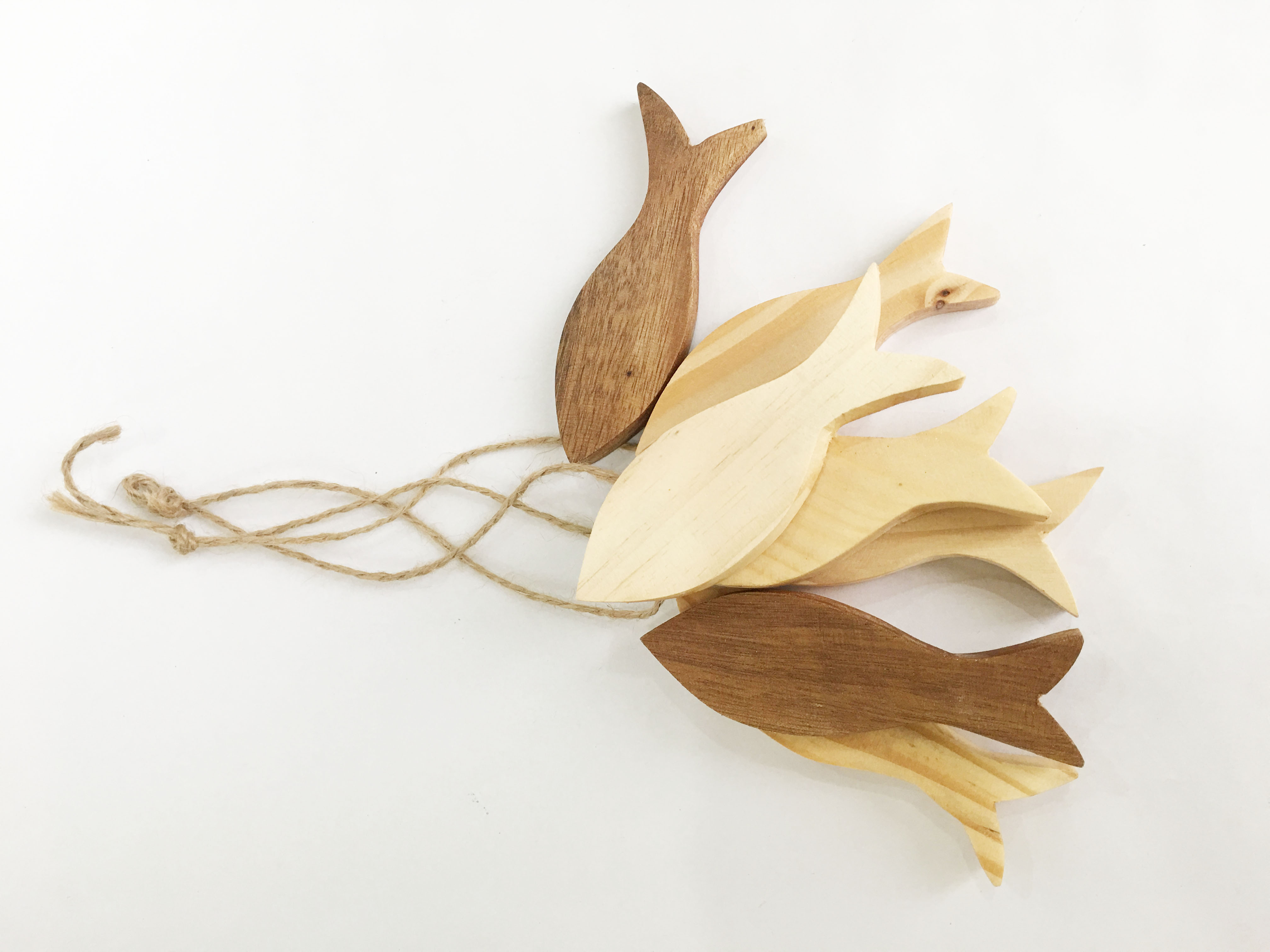 Combo chùm 3 con cá gỗ tự nhiên trang trí handmade 10x3.5x1.5cm  - Màu gỗ tự nhiên