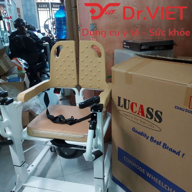 Xe di chuyển bệnh nhân Lucass D-100 Chính hãng- Hỗ trợ việc đi lại cho người bệnh, có bô vệ sinh