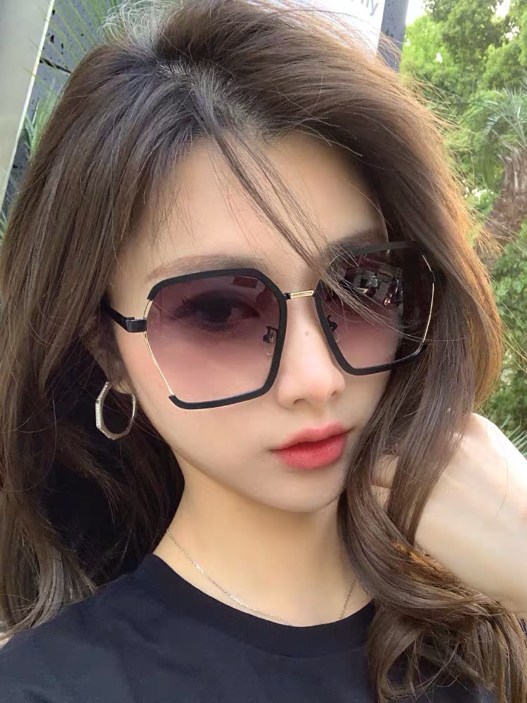 Kính mát nữ gọng màu phong cách hàn quốc - kính râm nữ hot nhất