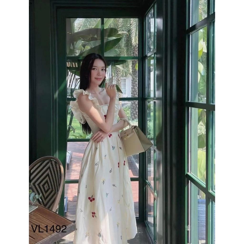 Đầm 2 dây bèo dáng dài họa tiết hoa nhí cổ vuông xinh xắn
