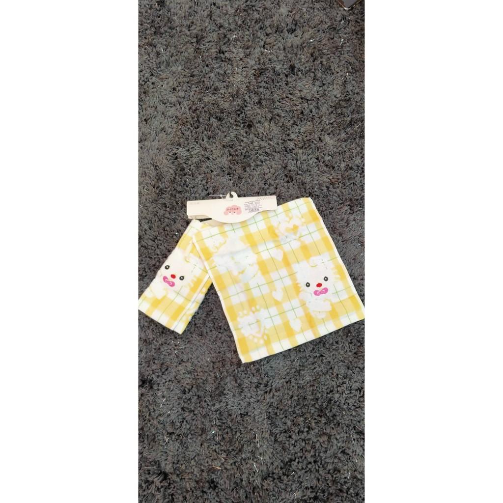 Khăn rửa mặt khăn vuông em bé vải lưới 2 lớp hình mèo Kitty (2 cái)1148,chất liệu cotton 100%,thương hiệu Aiueo Nhật Bản