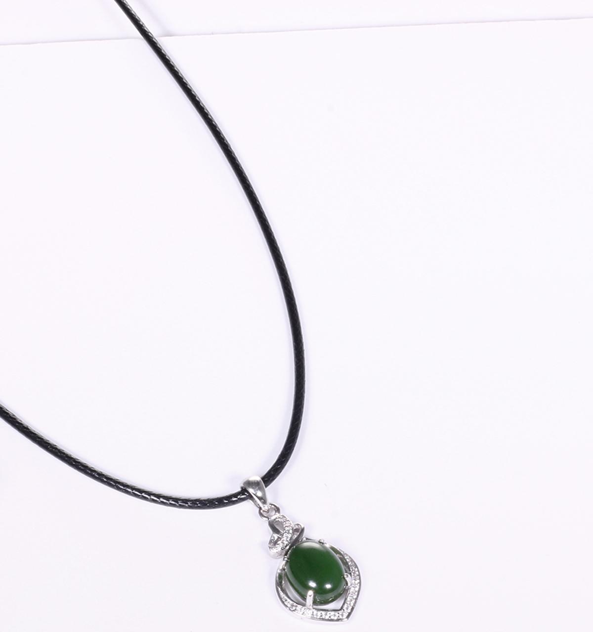 Mặt dây chuyền hoa văn đá ngọc bích mệnh hỏa, mộc - Ngọc Quý Gemstones