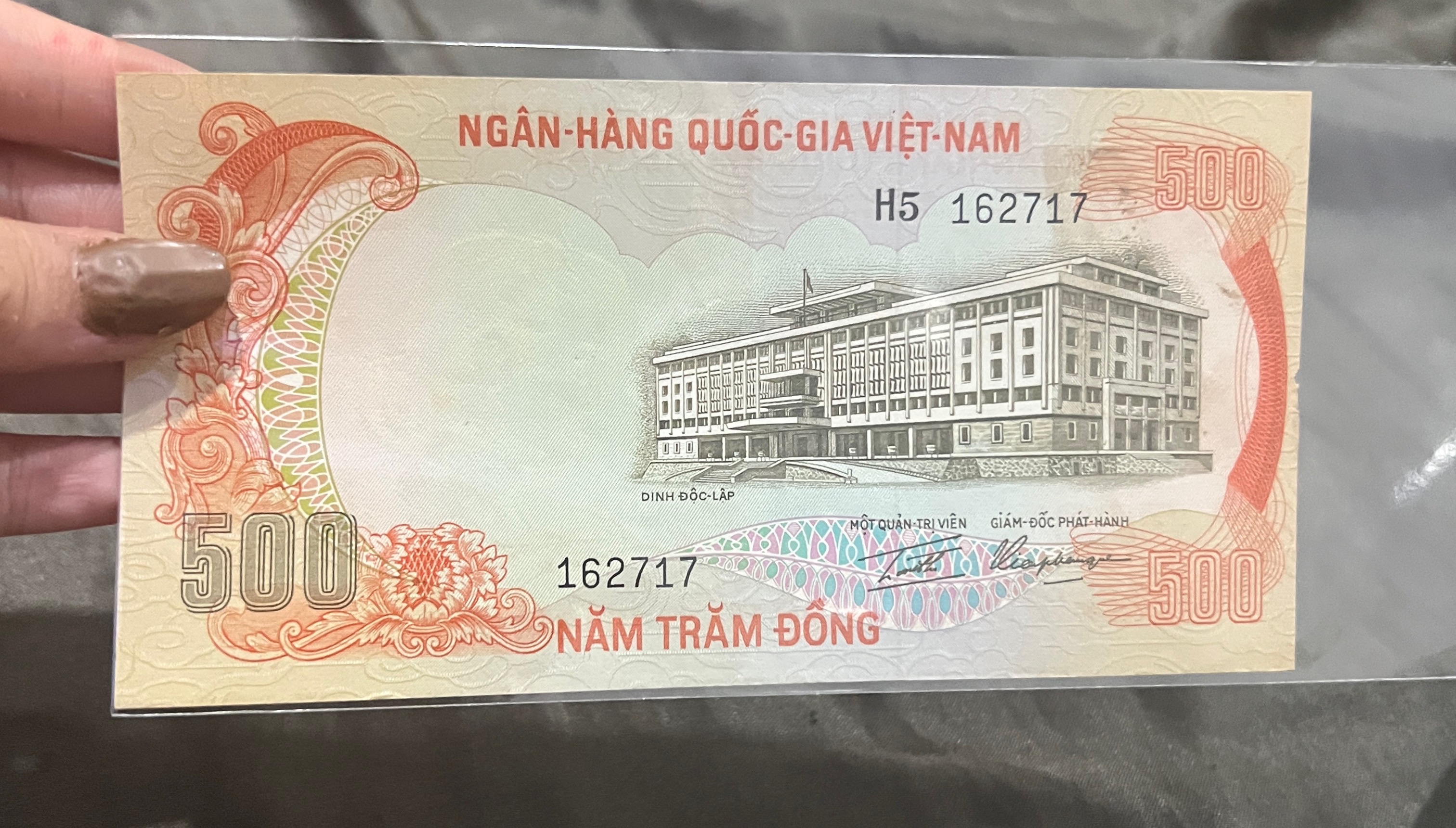 Tờ 500Đ Con Cọp năm 1972 Việt nam